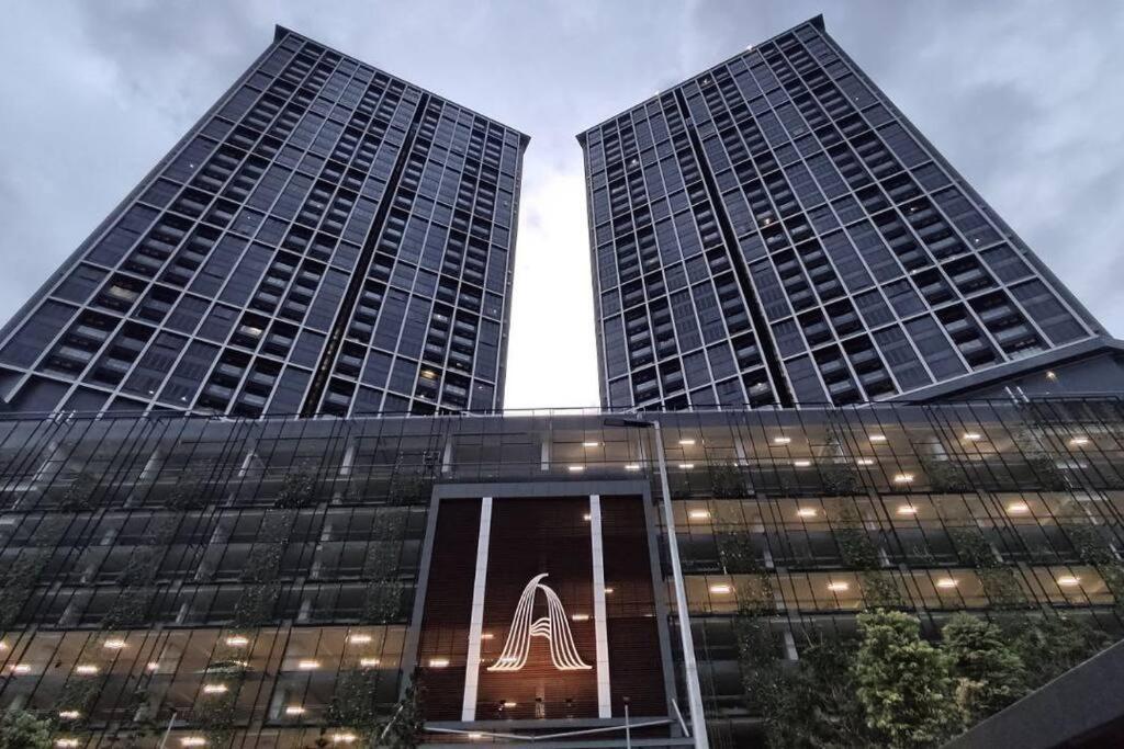 Comfort Bedroom @ Aera Residence Petaling Jaya Exterior photo