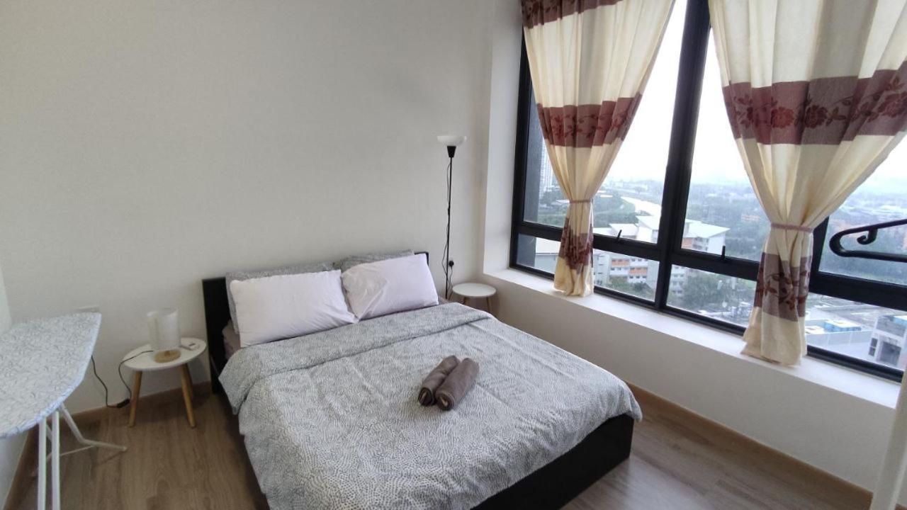 Comfort Bedroom @ Aera Residence Petaling Jaya Exterior photo
